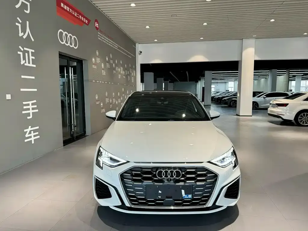 Audi A3 — фото 1