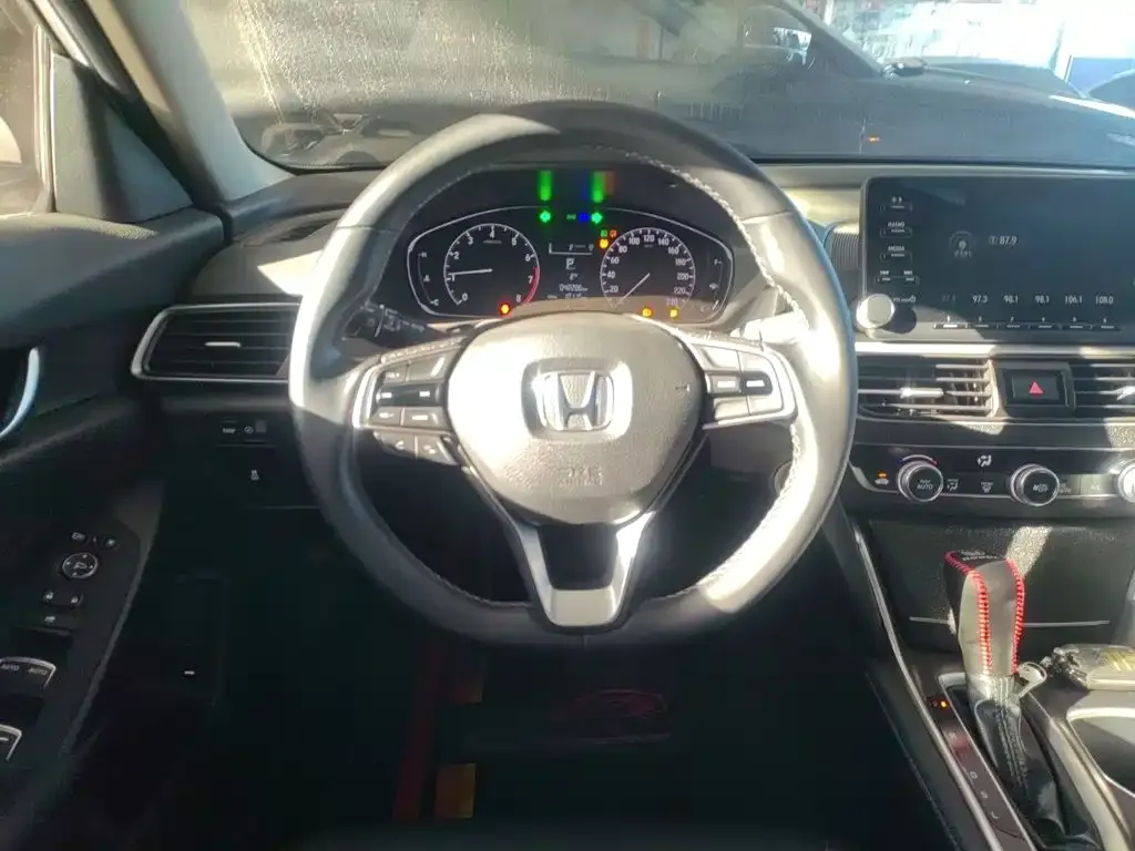 Honda Accord — фото 7