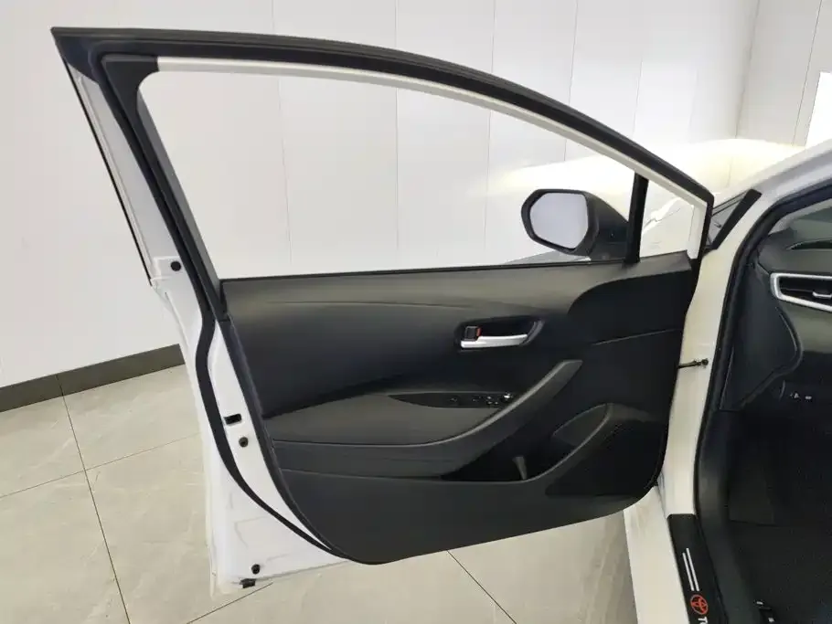 Toyota Corolla 2023 из CN, фото 4