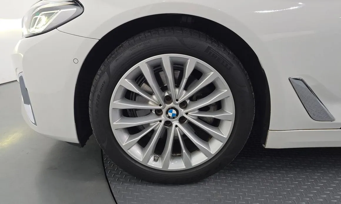 BMW 5-Series 2023 из KR, фото 3