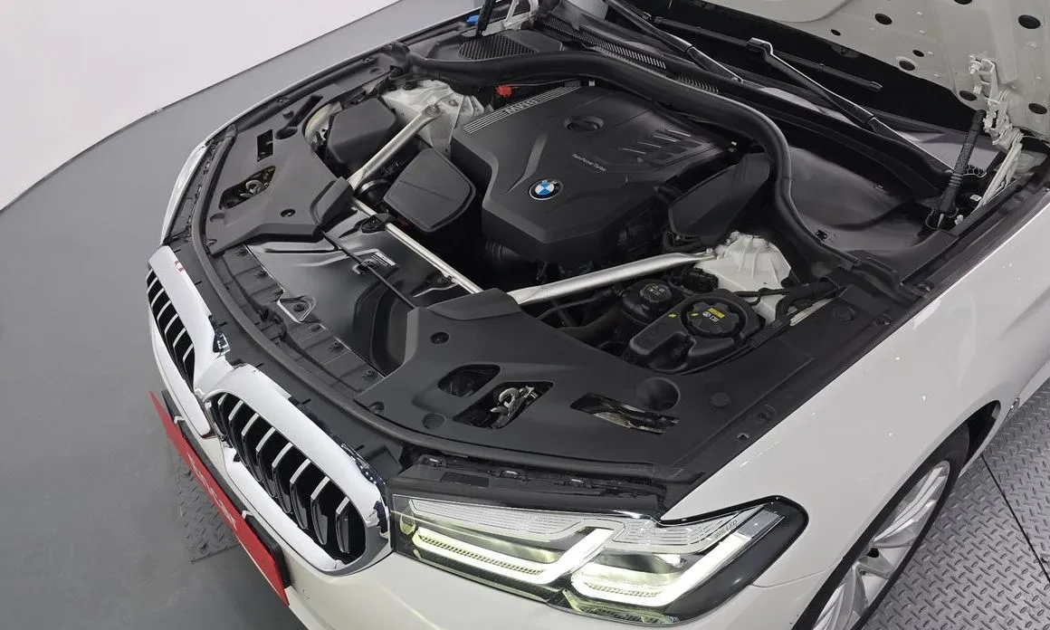 BMW 5-Series 2023 из KR, фото 8