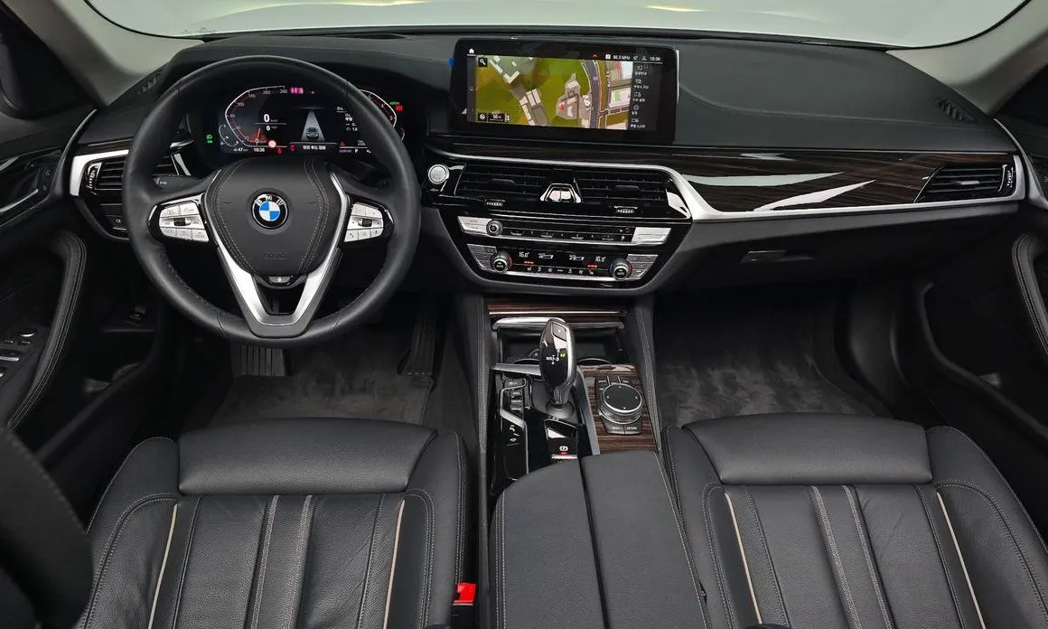 BMW 5-Series 2023 из KR, фото 9