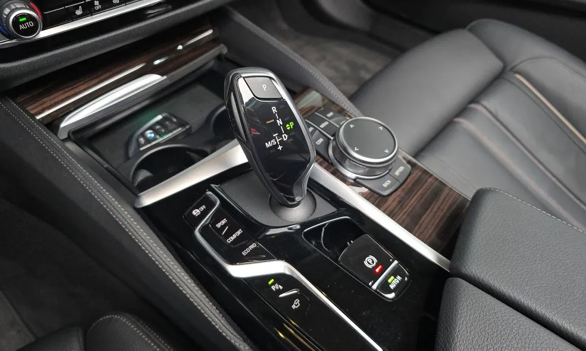 BMW 5-Series 2023 из KR, фото 10