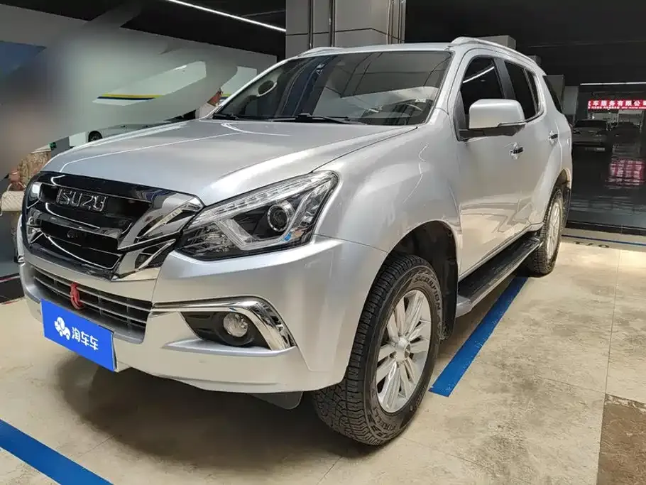 Isuzu MU-X — фото 1