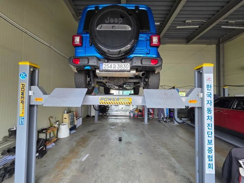 Jeep Wrangler 2022 из KR, фото 4