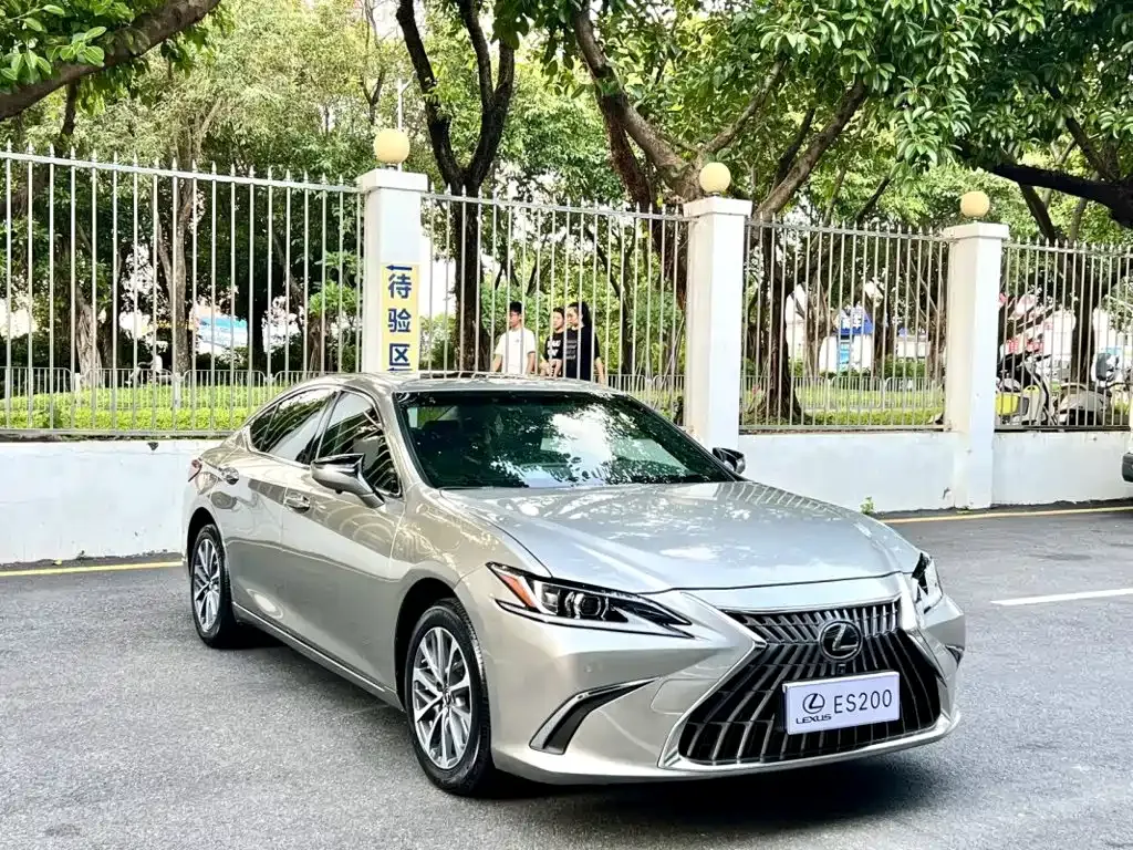 Lexus ES — фото 5
