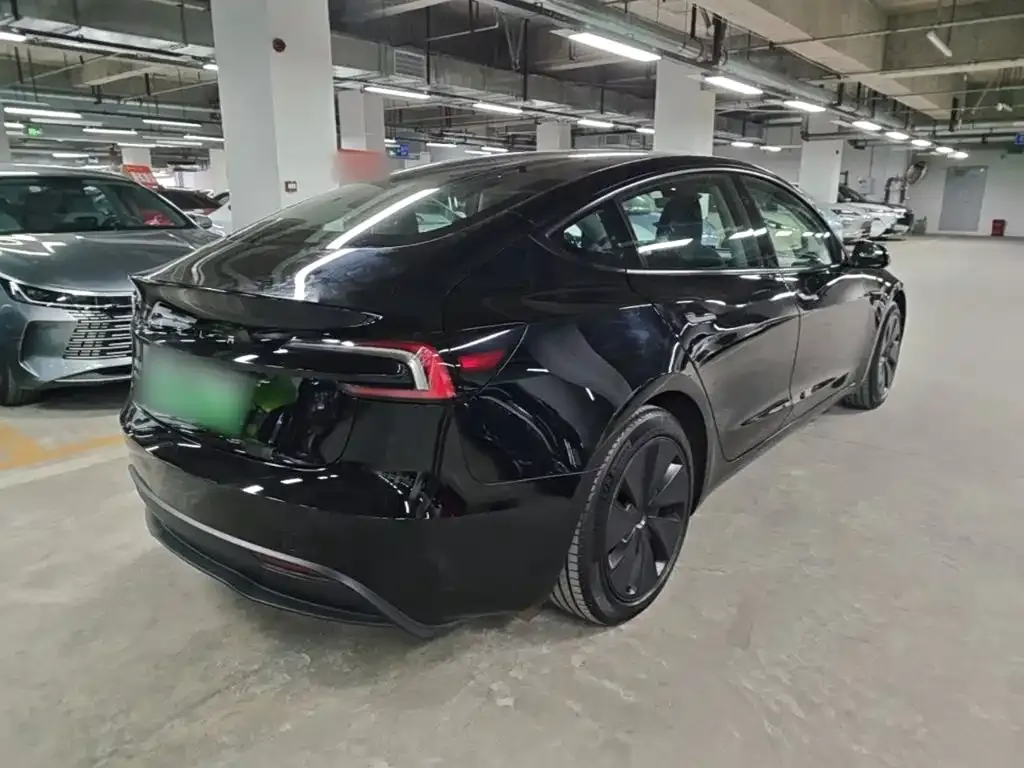 Tesla Model 3 — фото 8