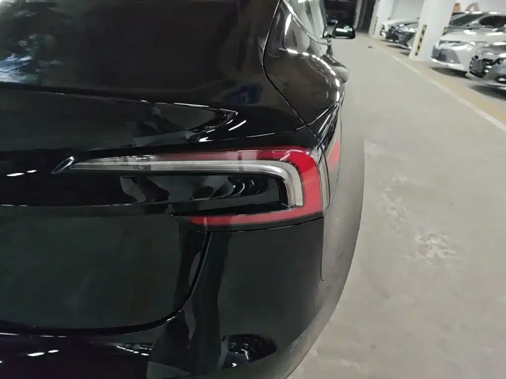 Tesla Model 3 — фото 2