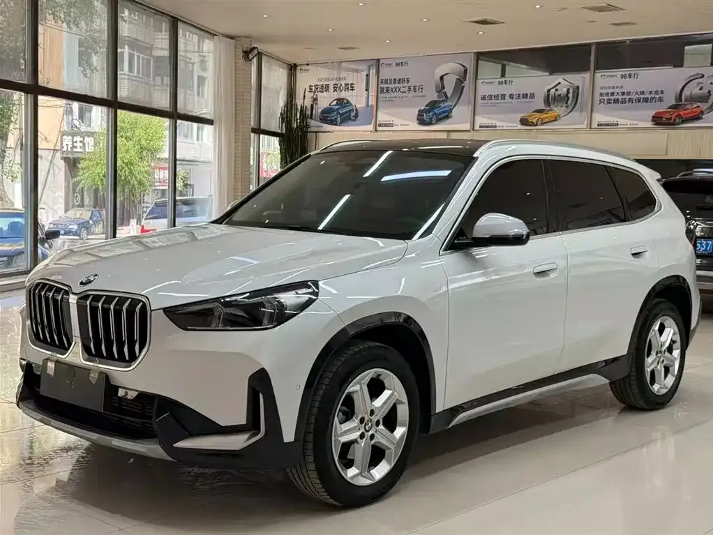 BMW X1 — фото 1