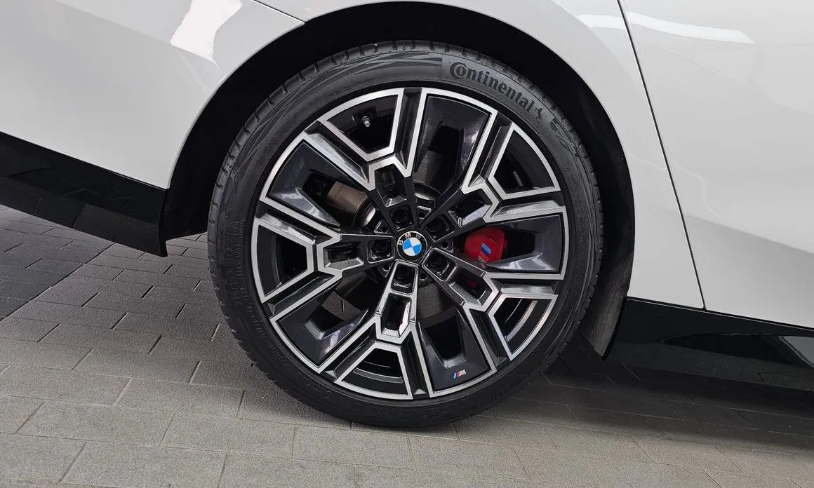 BMW 5-Series 2026 из KR, фото 7