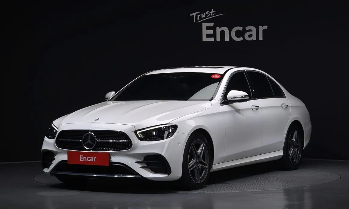 Mercedes-Benz E-Class — фото 1