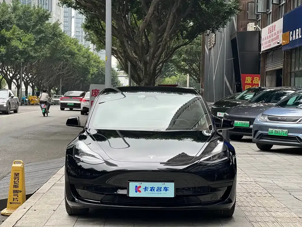 Tesla Model 3 — фото 7