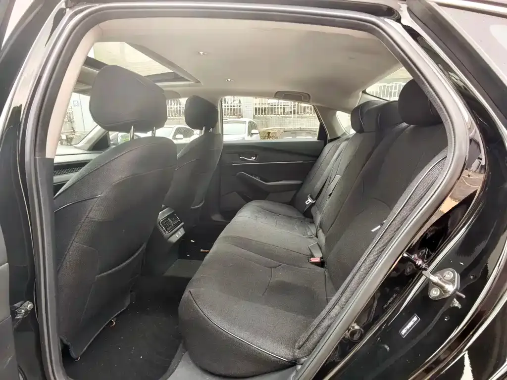 Honda Accord — фото 10