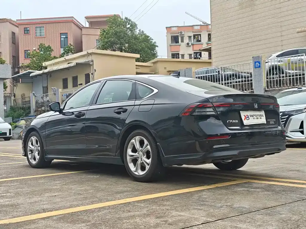 Honda Accord — фото 8