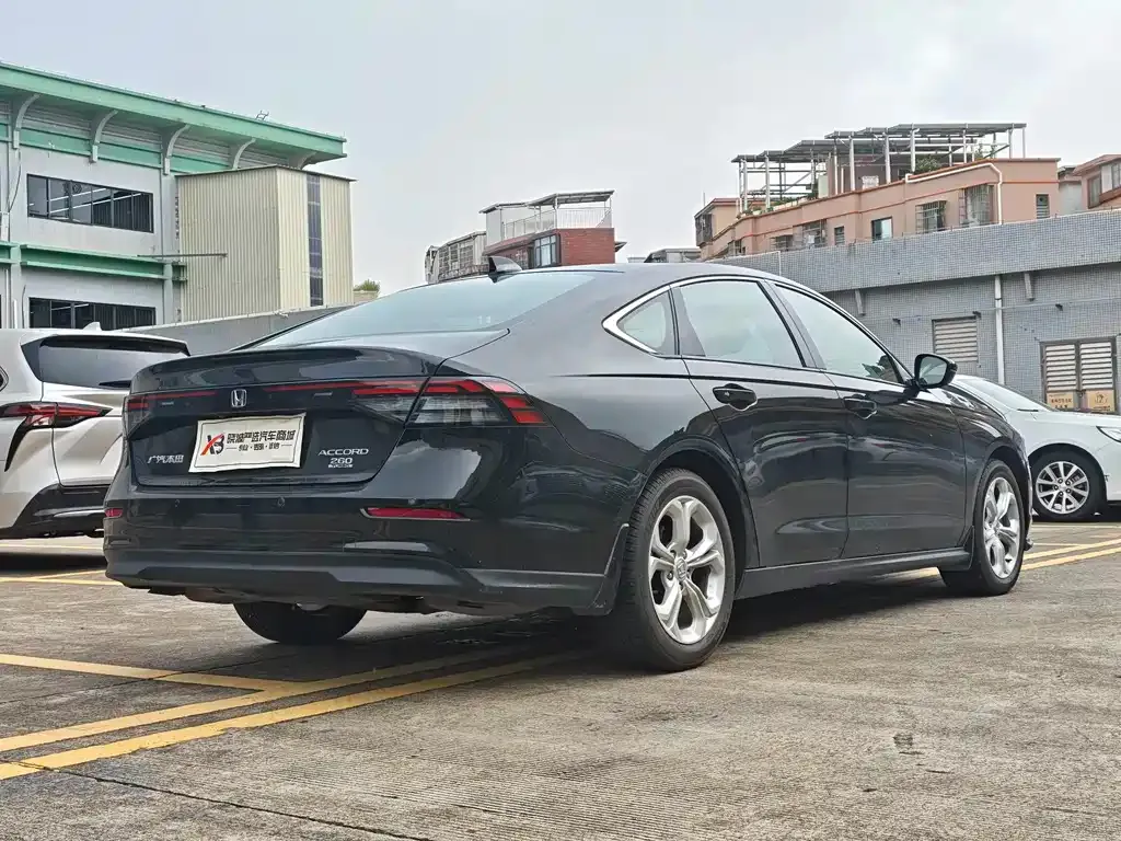 Honda Accord — фото 4