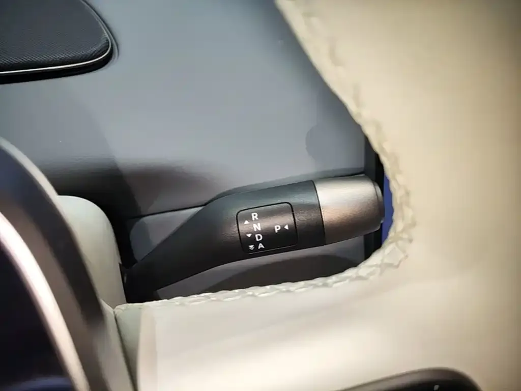 Li Auto i8 — фото 5