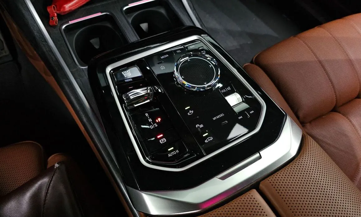 BMW 7-Series 2024 из KR, фото 10