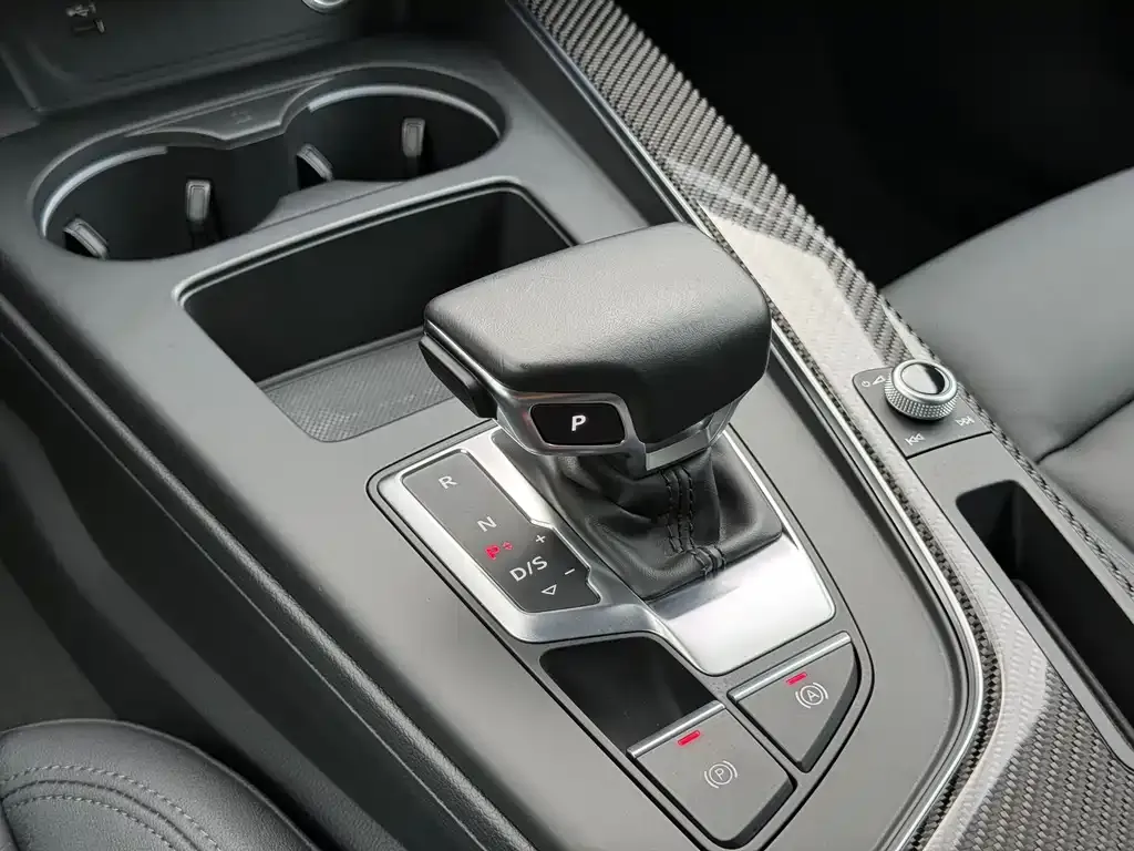Audi A4 (Import) — фото 4