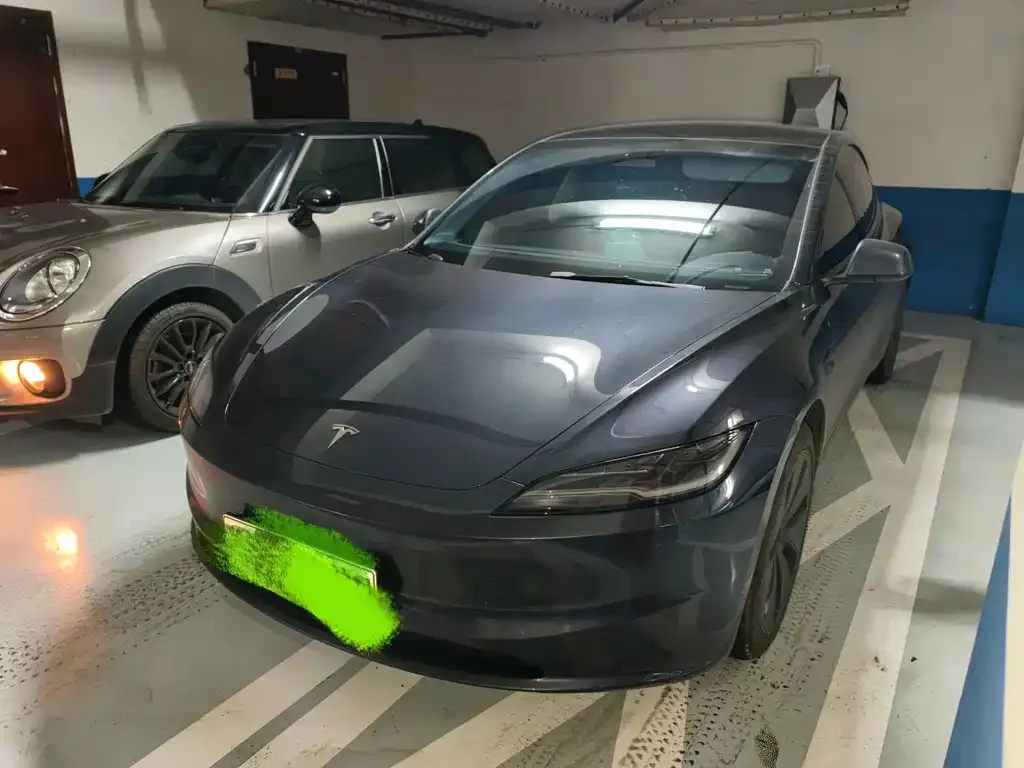 Tesla Model 3 — фото 1