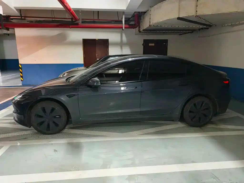 Tesla Model 3 — фото 7