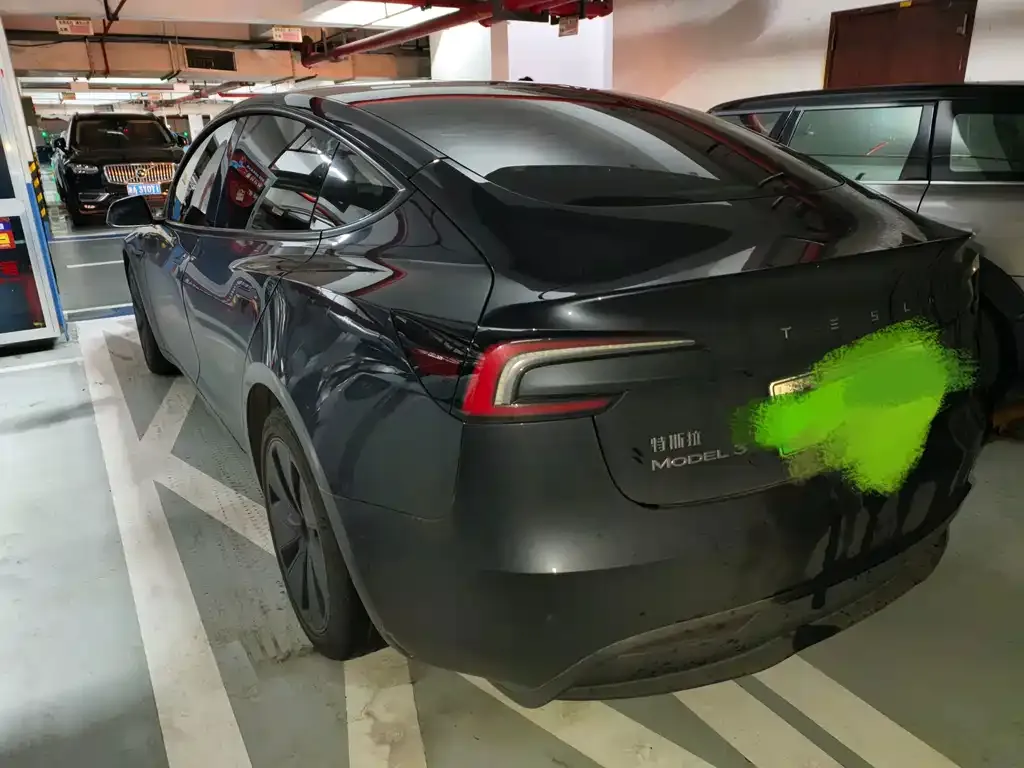 Tesla Model 3 — фото 4