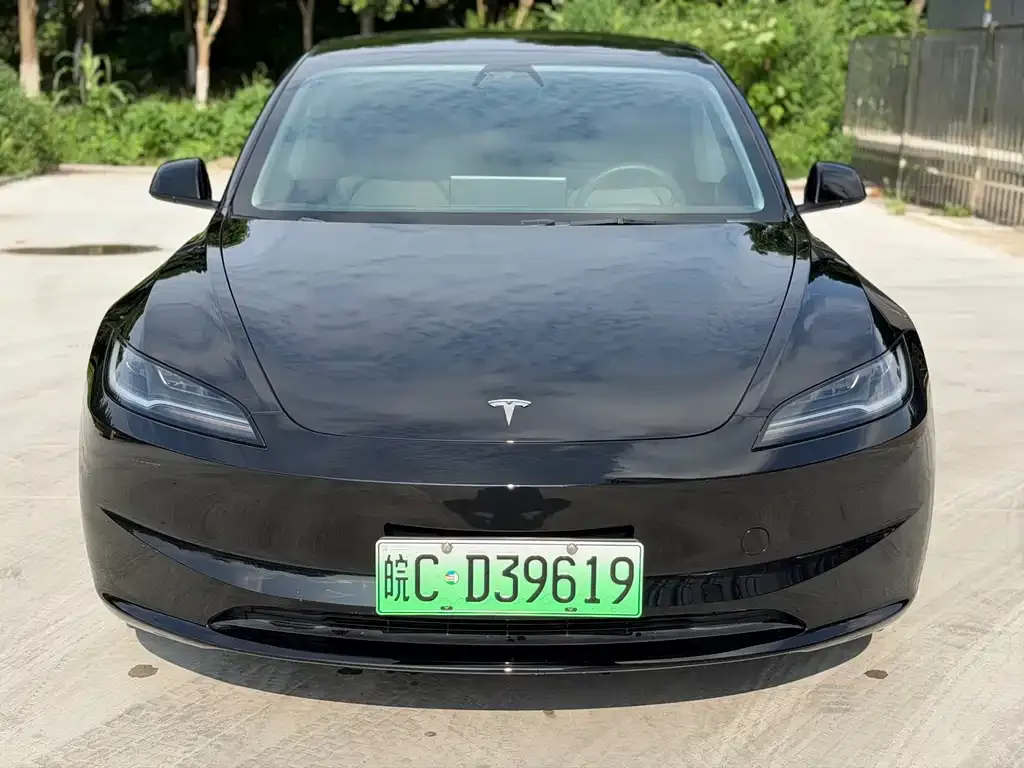 Tesla Model 3 — фото 4