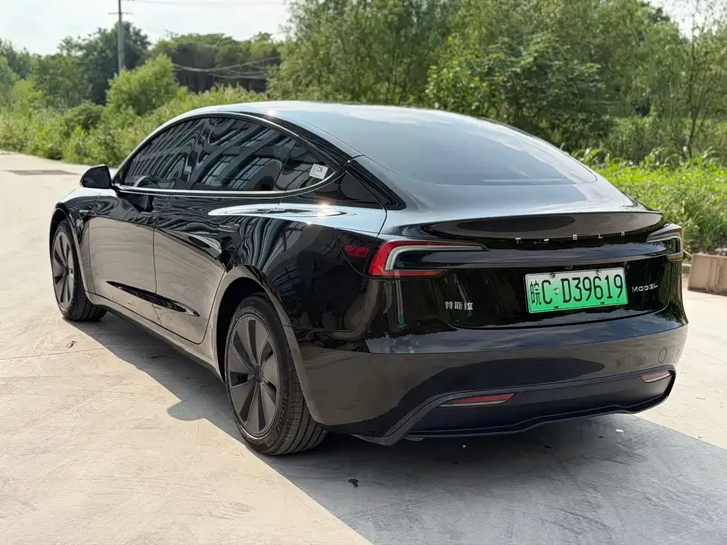 Tesla Model 3 — фото 2