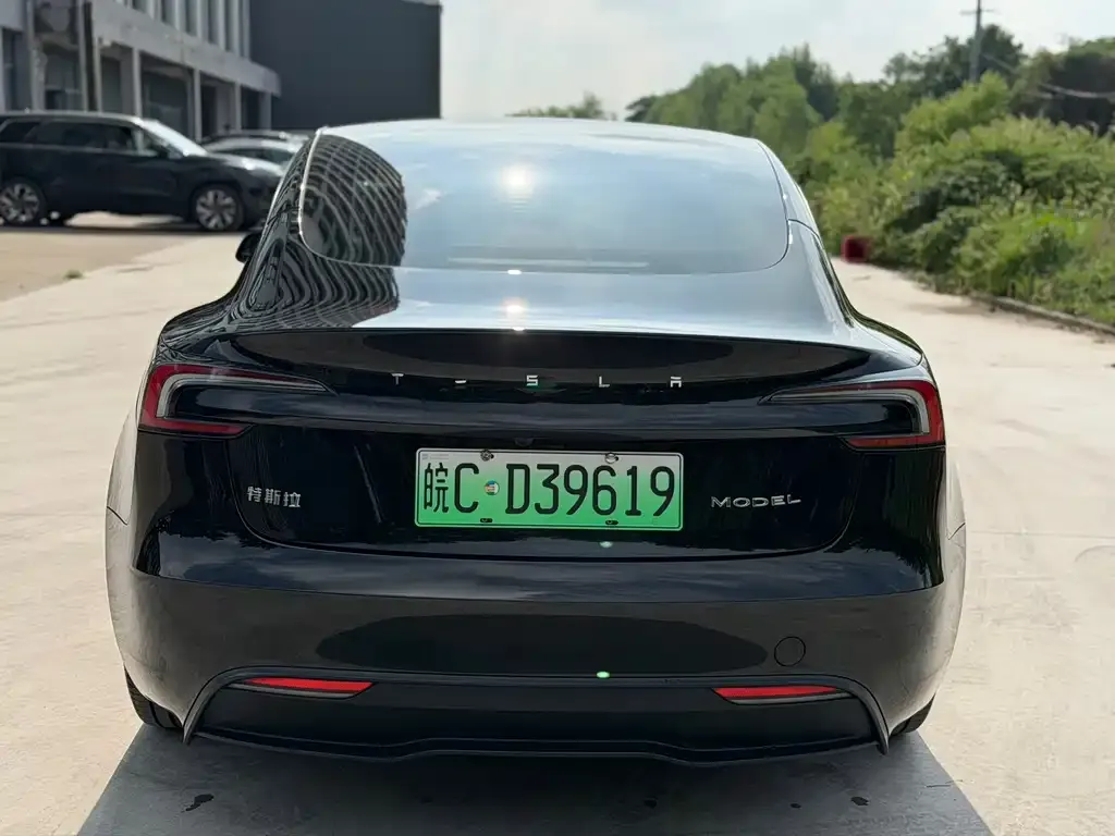 Tesla Model 3 — фото 6