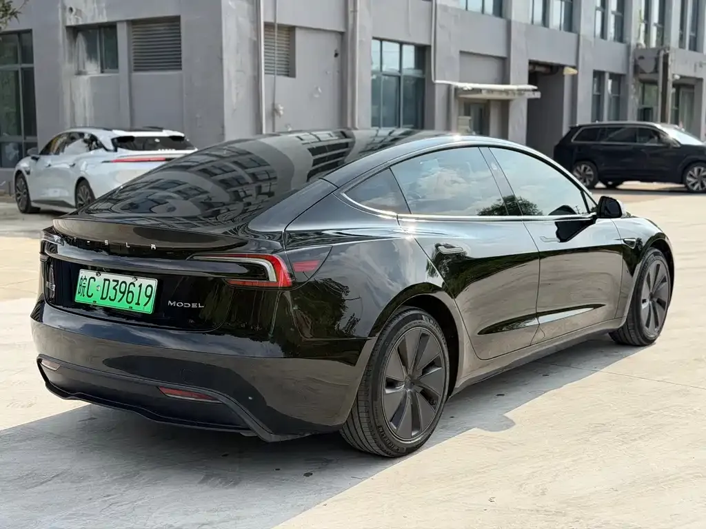 Tesla Model 3 — фото 5
