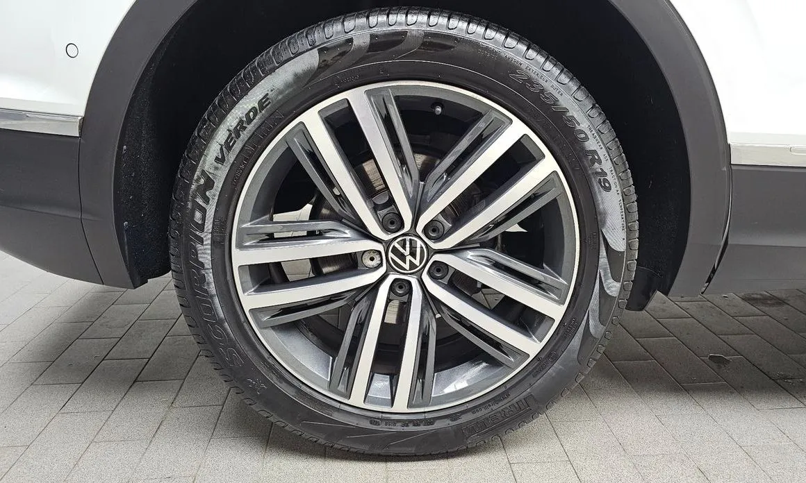 Volkswagen Tiguan — фото 10