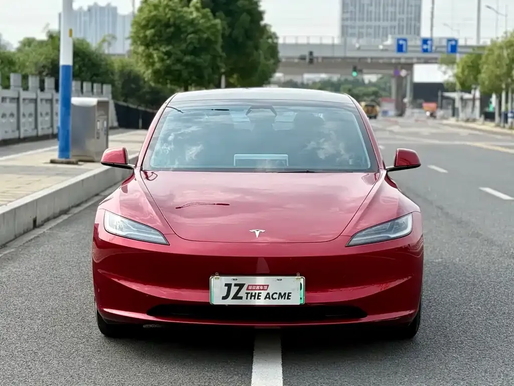 Tesla Model 3 — фото 6