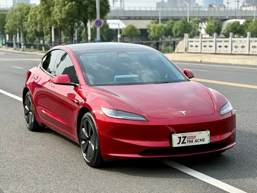 Tesla Model 3 — фото 7
