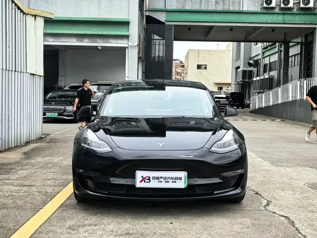 Tesla Model 3 — фото 10