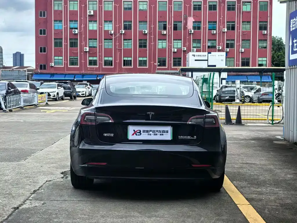 Tesla Model 3 — фото 8