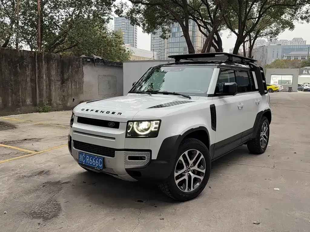 Land Rover Defender — фото 1