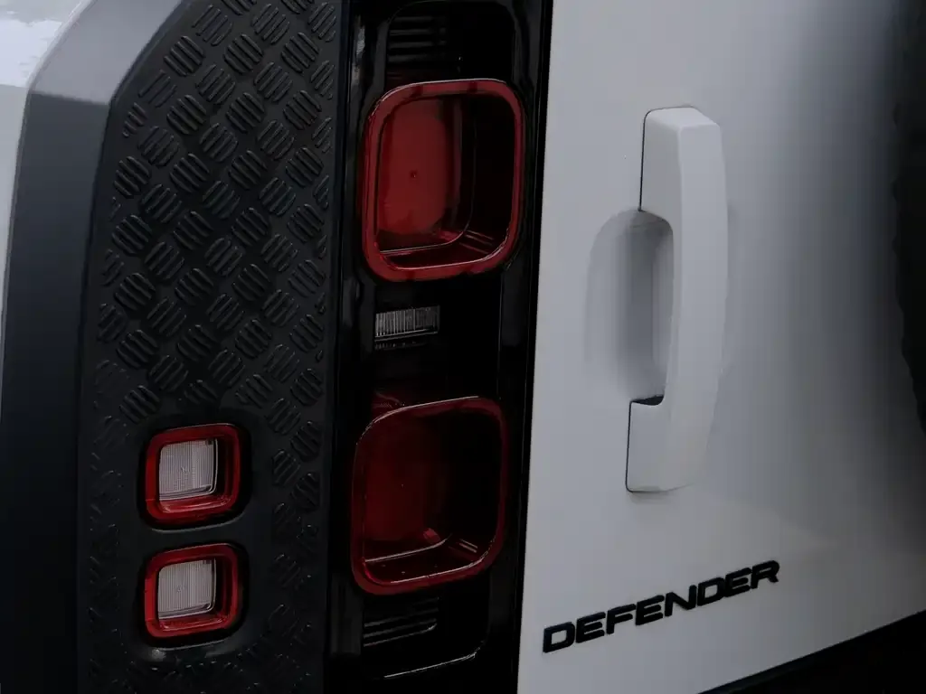 Land Rover Defender — фото 4