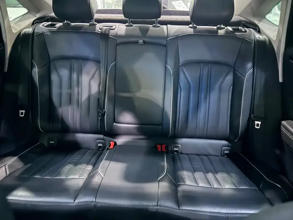 Volkswagen Passat — фото 10