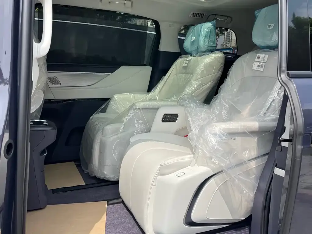 Buick GL8 Hybrid — фото 2