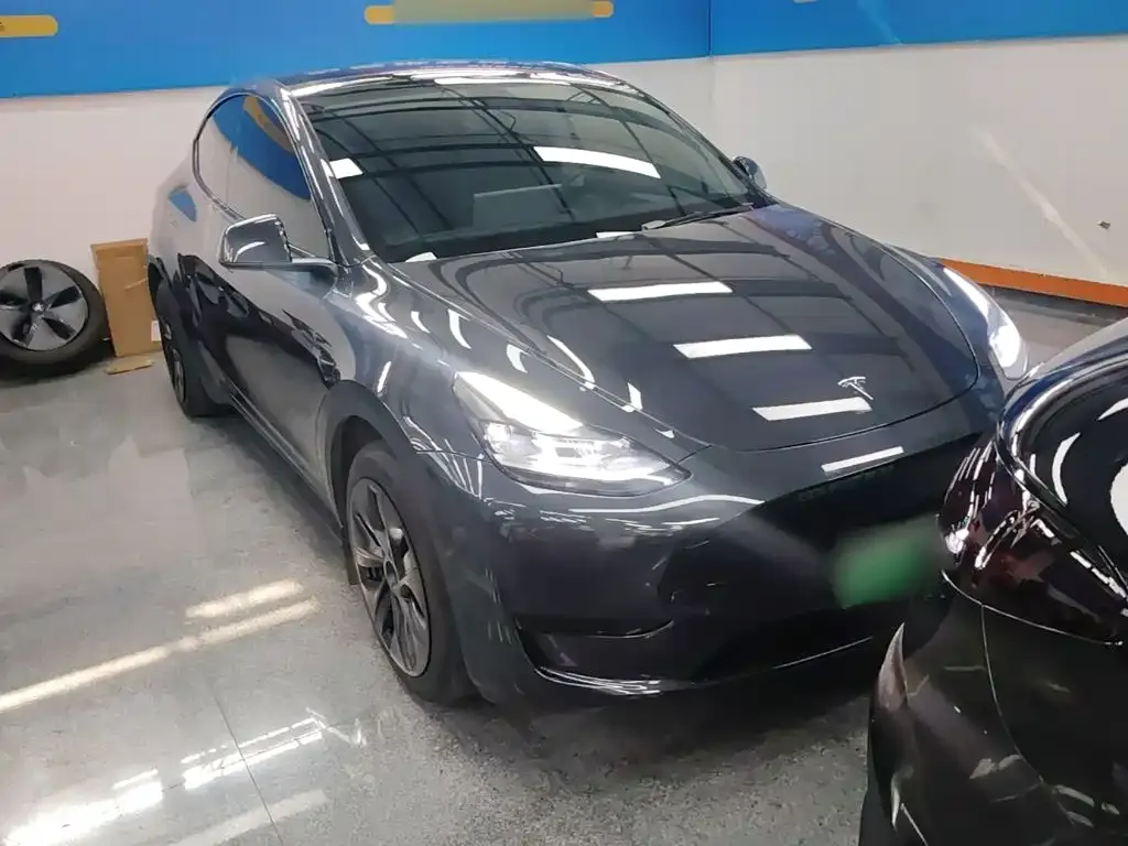 Tesla Model Y — фото 6
