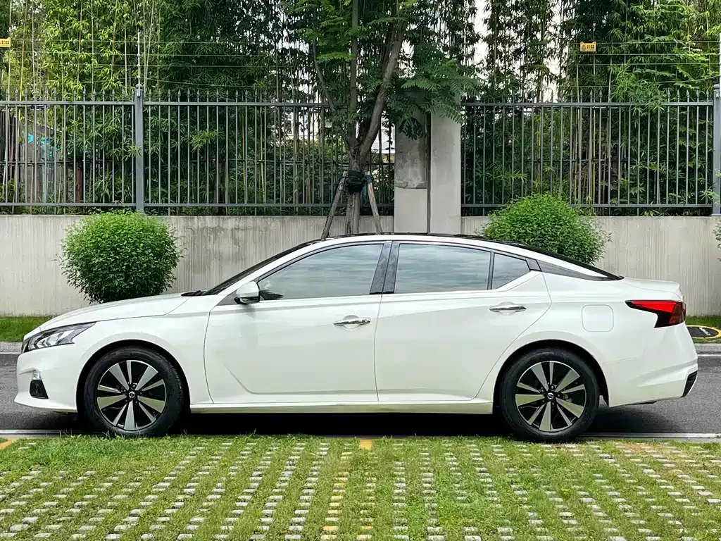 Nissan Teana — фото 10