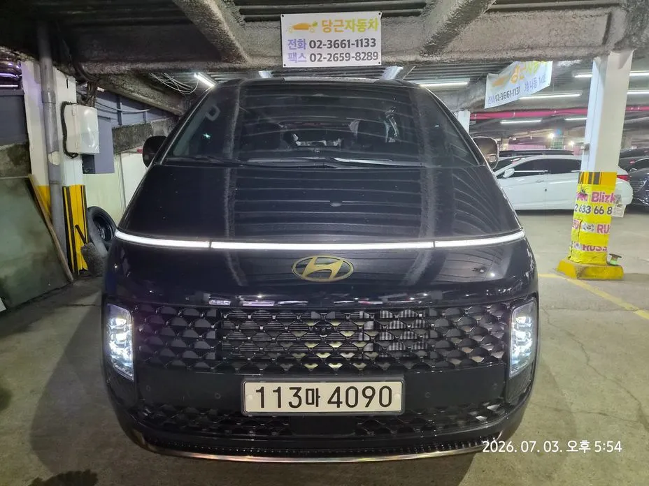 Hyundai Staria 4WD Lounge 7-Seater 1