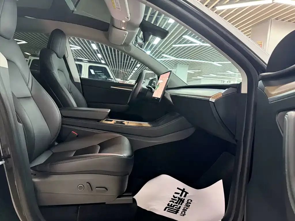 Tesla Model Y — фото 4