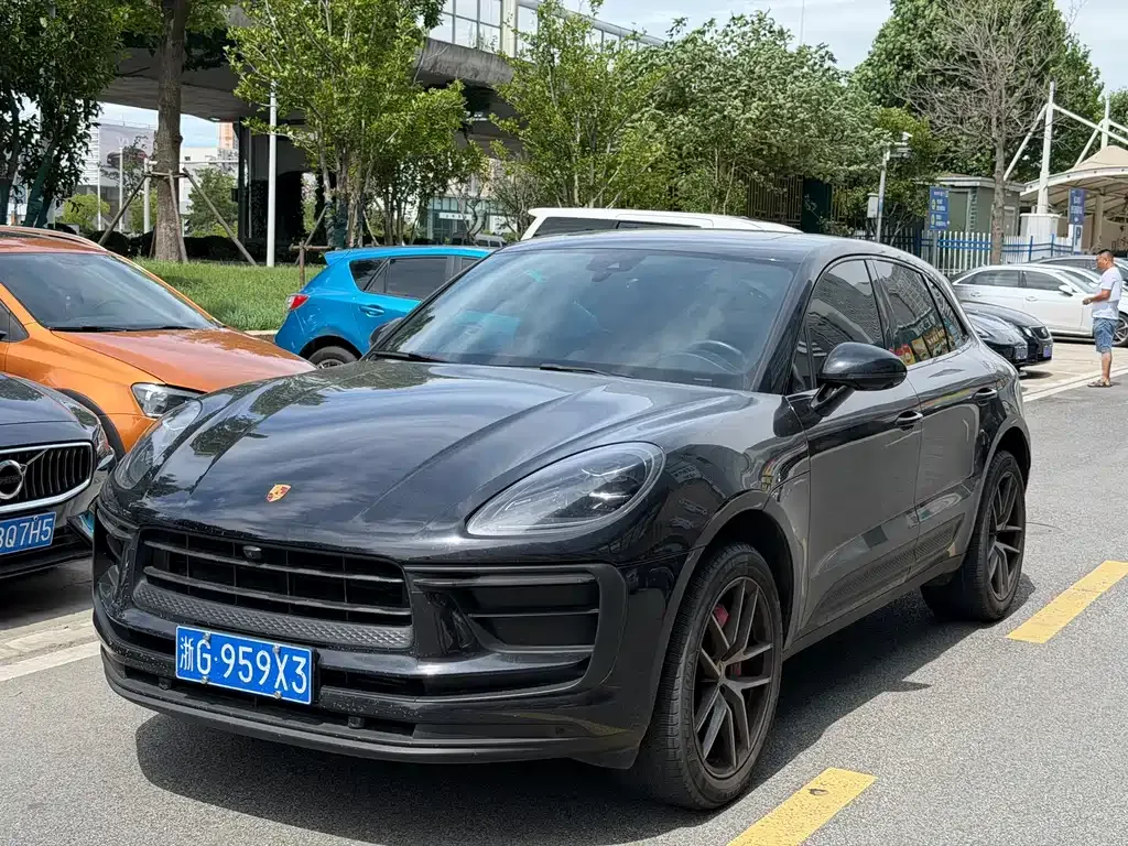 Porsche Macan — фото 1