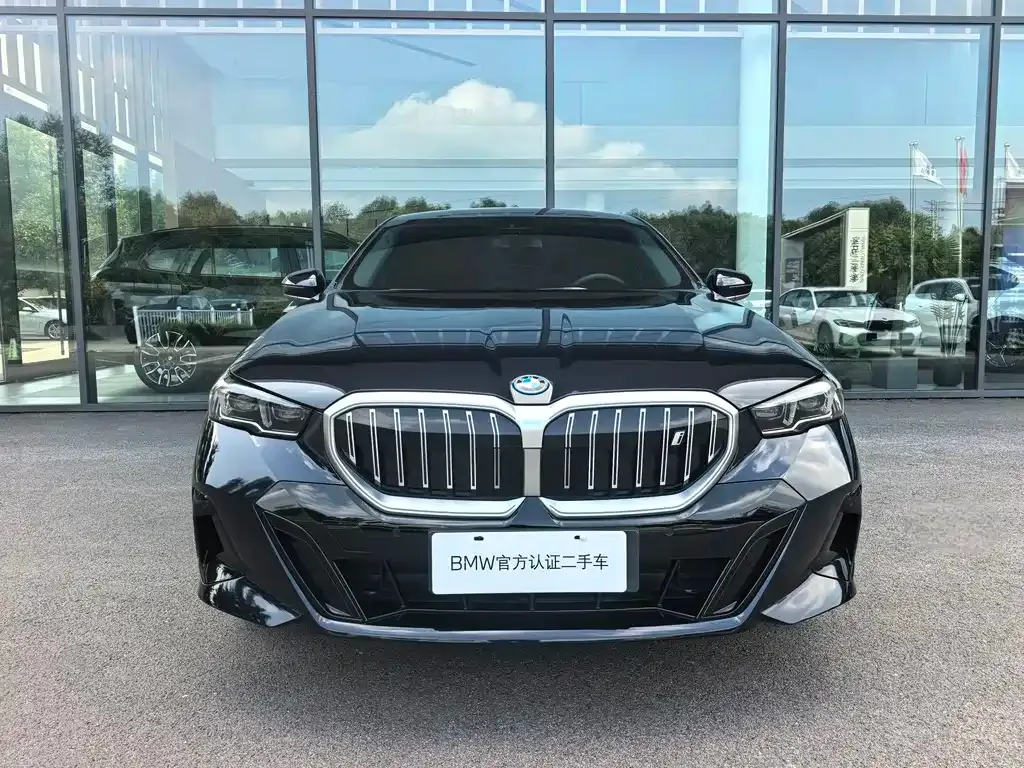 BMW i5 — фото 6