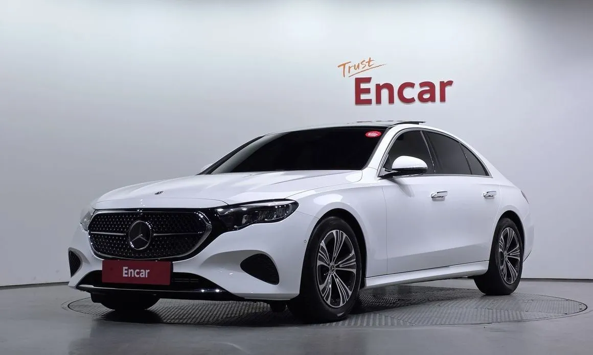 Mercedes-Benz E-Class — фото 1