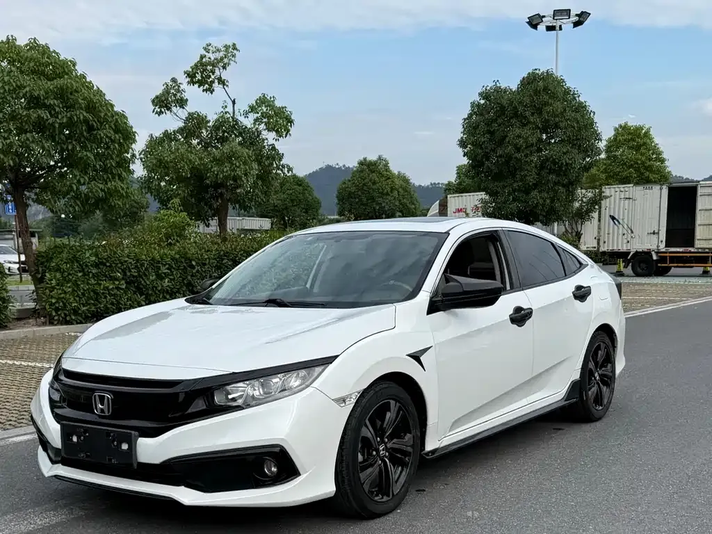 Honda Civic — фото 1