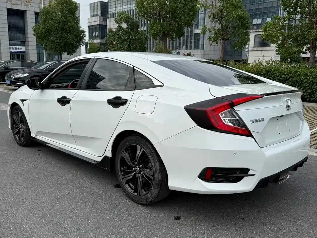 Honda Civic — фото 9