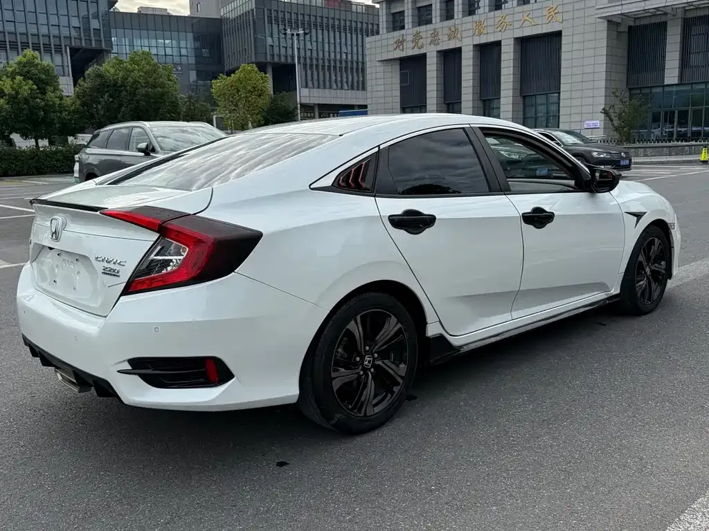 Honda Civic — фото 2