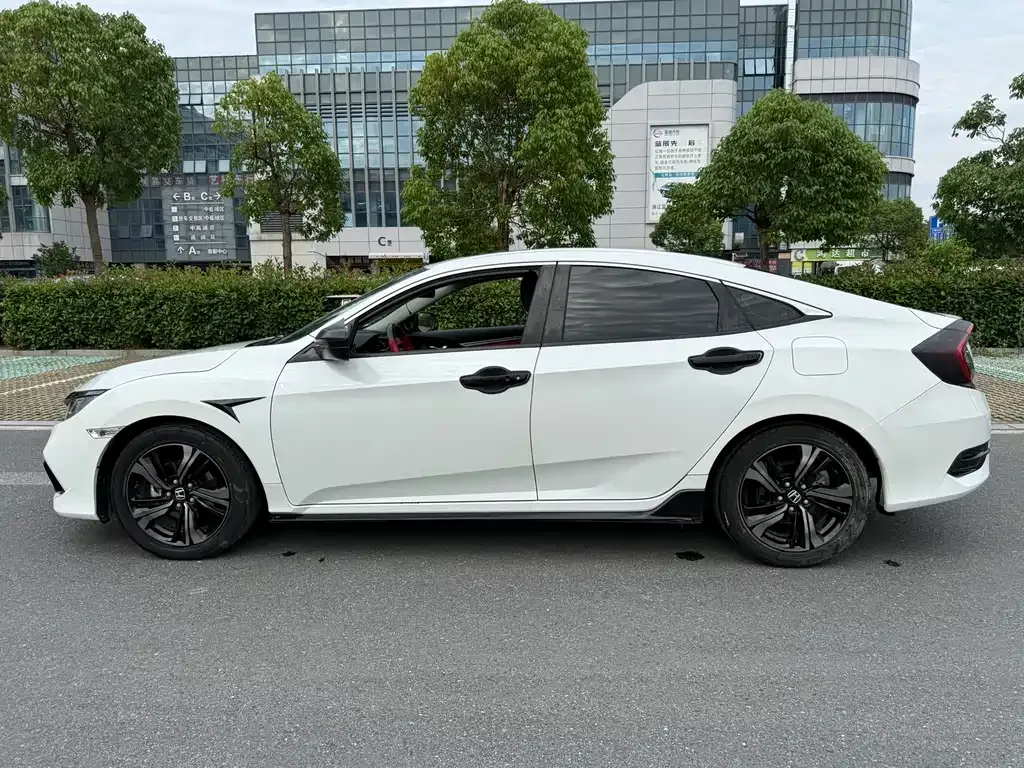 Honda Civic — фото 6