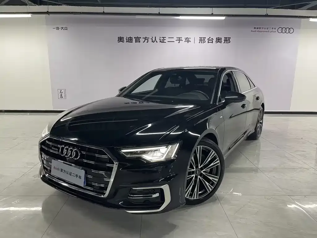 Audi A6L — фото 1